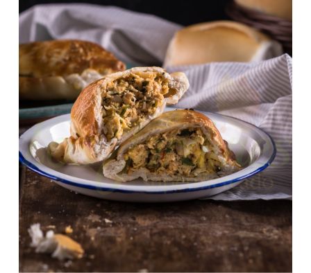 EMPANADA DE POLLO AL HORNO  X UND