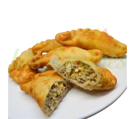 EMPANADA DE POLLO CASERA FRITA x UNIDAD